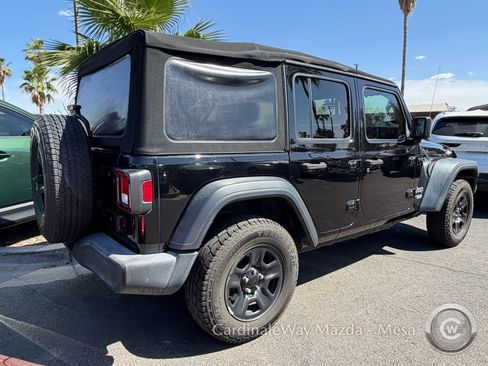 Used 2018 Jeep Wrangler Unlimited Sport S AWD/4WD image 3