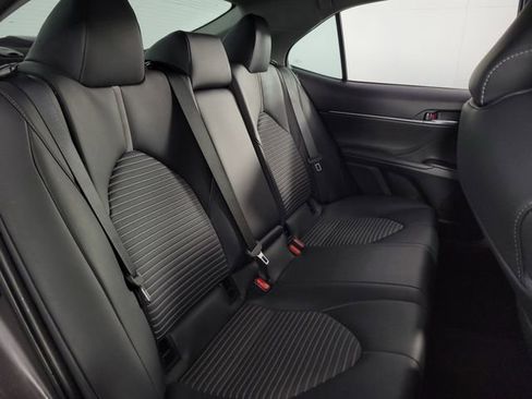 Used 2023 Toyota Camry SE image 14