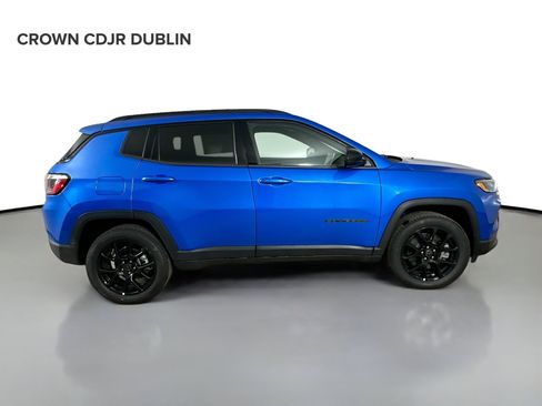 Used 2026 Jeep Compass Latitude AWD/4WD image 4
