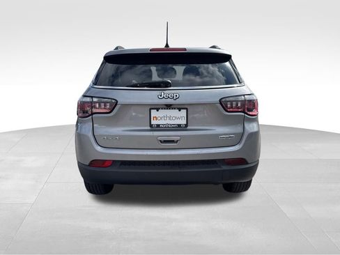 Used 2020 Jeep Compass Latitude image 5