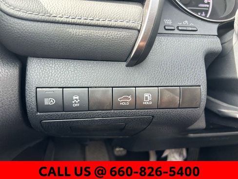 Used 2024 Toyota Camry SE image 13