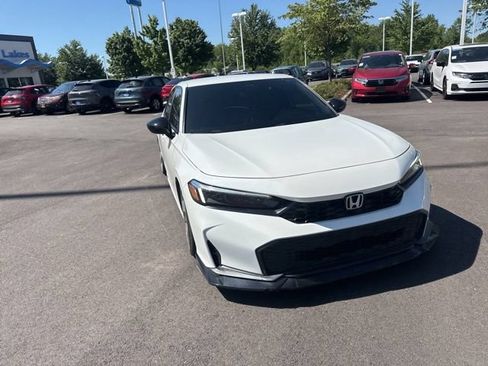 Used 2025 Honda Civic Sport image 3