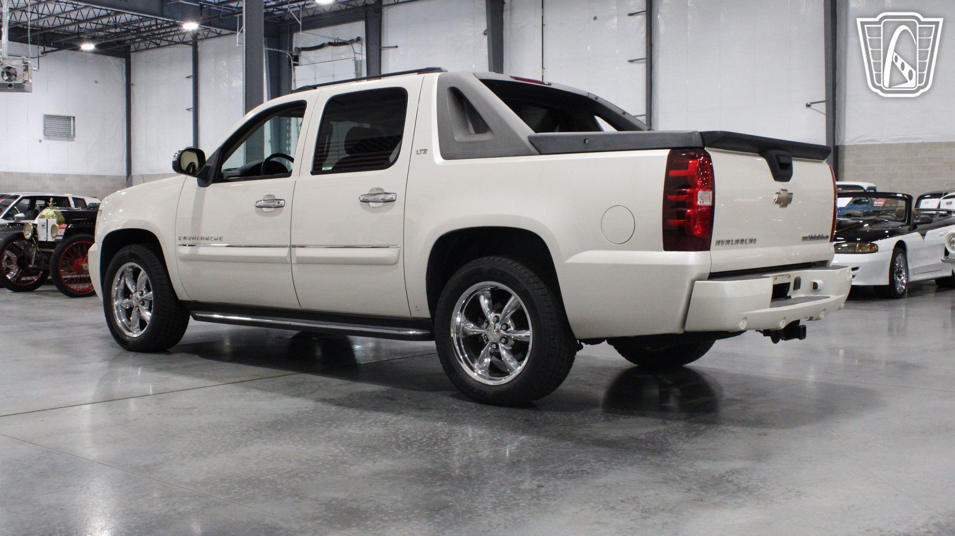 Used 2008 Chevrolet Avalanche LTZ w/ LTZ Preferred Equipment Group AWD/4WD image 22