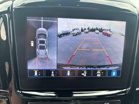 Used 2023 Chevrolet Traverse LT w/ LT Premium Package AWD/4WD image 24