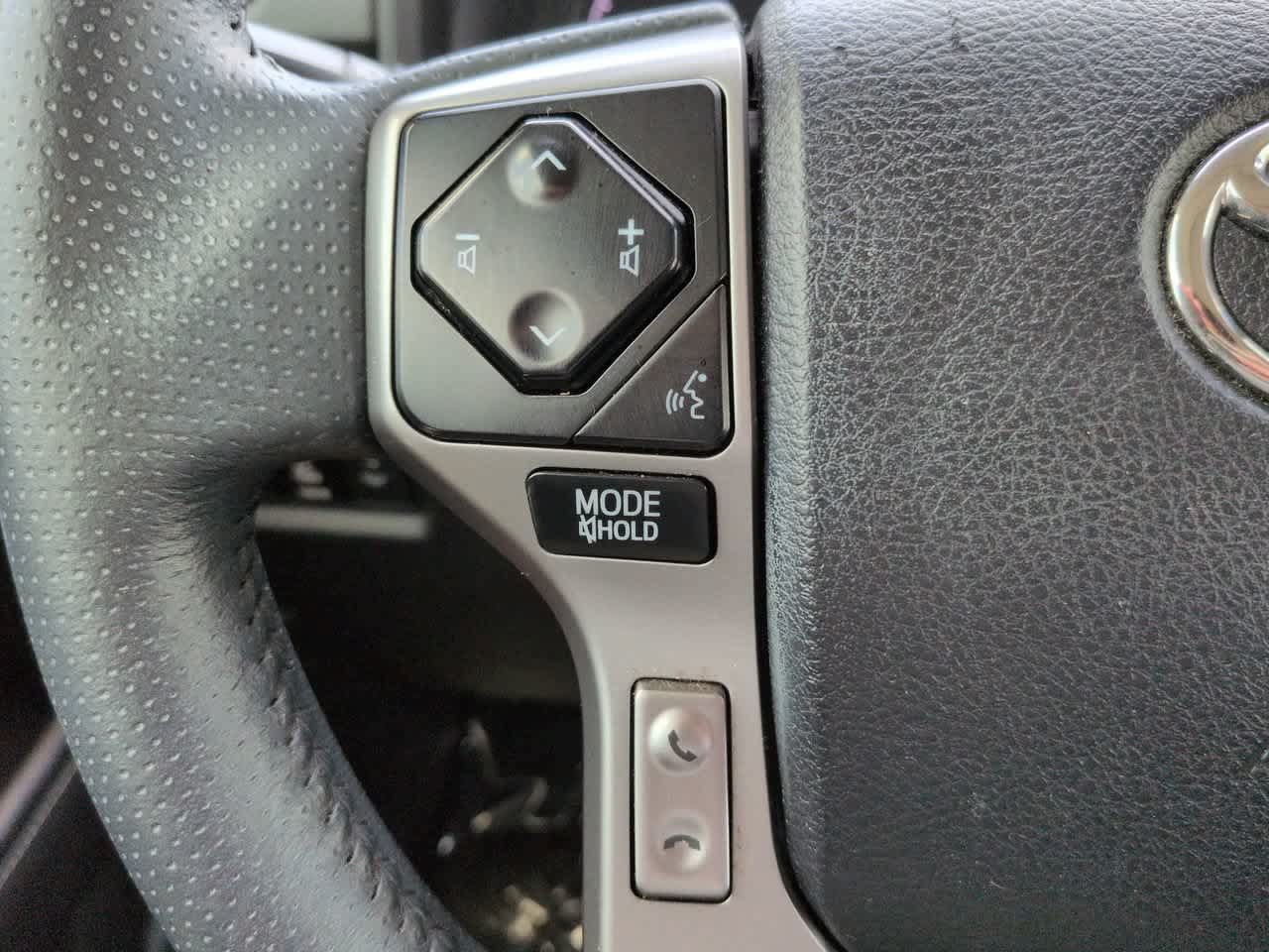 Used 2022 Toyota 4Runner SR5 Premium w/ Moonroof Package RWD image 25