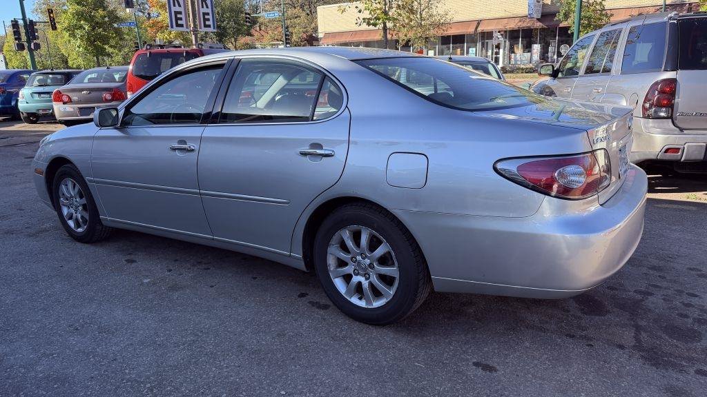 Used 2004 Lexus ES 330 FWD image 4