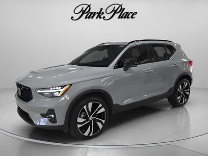 New 2025 Volvo XC40 B5 Ultra w/ Protection Package Premier