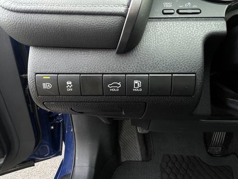 Used 2024 Toyota Camry SE image 10