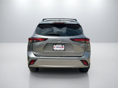 Used 2025 Toyota Highlander Platinum AWD/4WD image 6