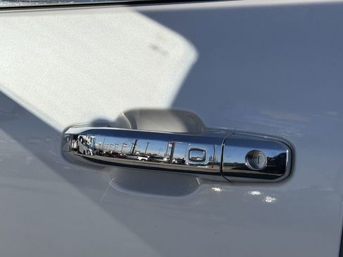 Used 2023 GMC Sierra 3500 Denali image 36