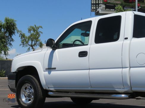 Used 2004 Chevrolet Silverado 2500 LT w/ Skid Plate Package AWD/4WD image 23
