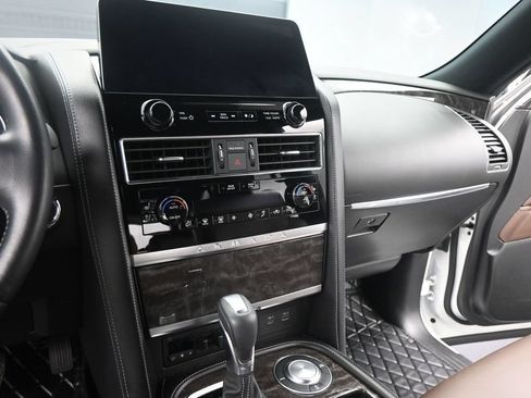 Used 2024 Nissan Armada Platinum w/ Captain's Chairs Package RWD image 14