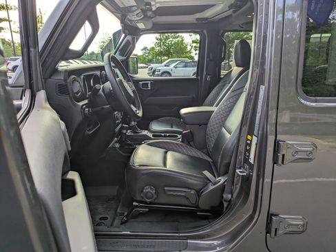 Used 2021 Jeep Wrangler Unlimited Sahara AWD/4WD image 12