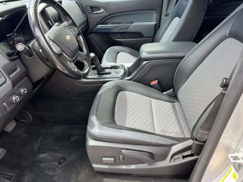 Used 2017 Chevrolet Colorado Z71 AWD/4WD image 19