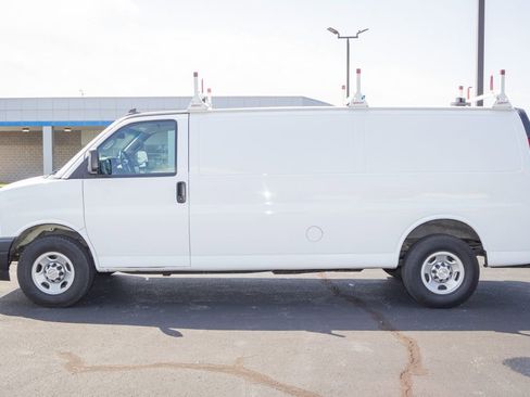Used 2022 Chevrolet Express 2500 Extended w/ Driver Convenience Package RWD image 5