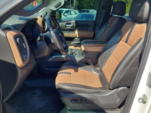 Used 2019 Chevrolet Silverado 1500 High Country w/ Technology Package AWD/4WD image 19