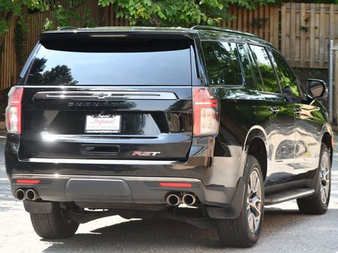 Used 2022 Chevrolet Suburban RST w/ Sport Performance Package image 11