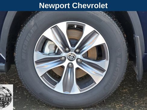 Used 2022 Toyota Highlander XLE image 28