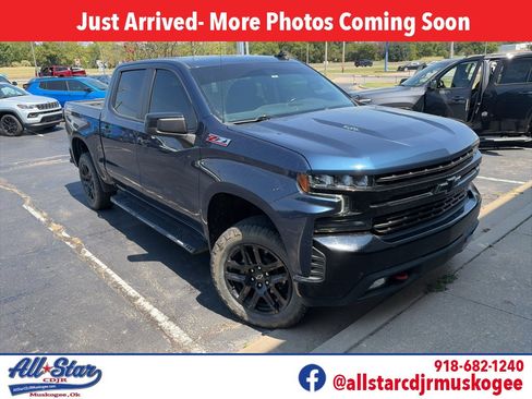 Used 2022 Chevrolet Silverado 1500 LT Trail Boss w/ Convenience Package II AWD/4WD image 1