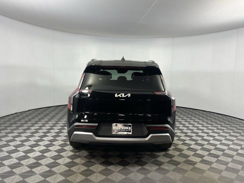 Used 2024 Kia EV9 Wind image 7