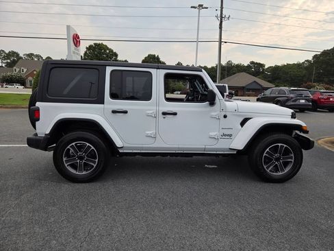 Used 2023 Jeep Wrangler Unlimited Sahara w/ Cold Weather Group AWD/4WD image 13