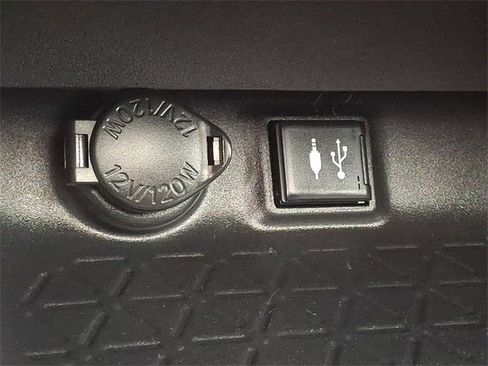 Used 2019 Toyota RAV4 XLE image 26