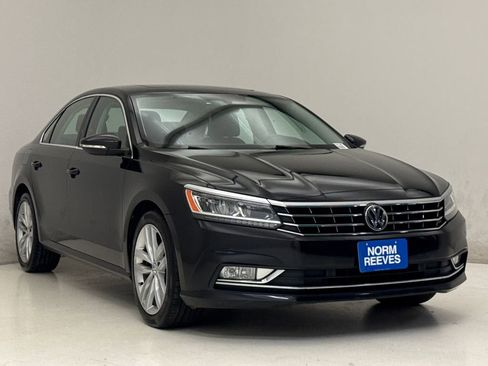 Used 2018 Volkswagen Passat 2.0T SE FWD image 4