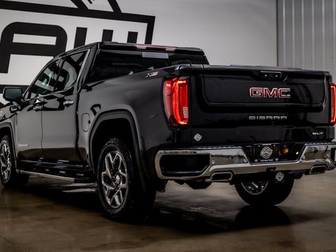 Used 2023 GMC Sierra 1500 SLT w/ SLT Premium Plus Package AWD/4WD image 33