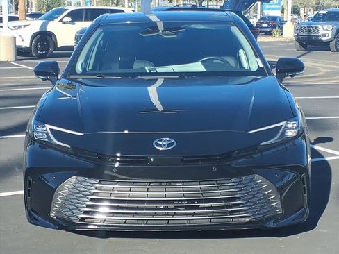 Used 2025 Toyota Camry XLE w/ Premium Plus Package image 2