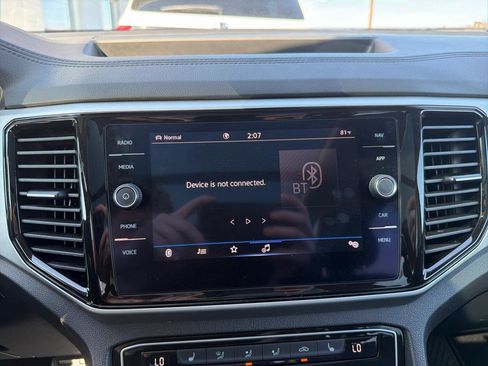 Used 2022 Volkswagen Atlas SEL R-Line image 29