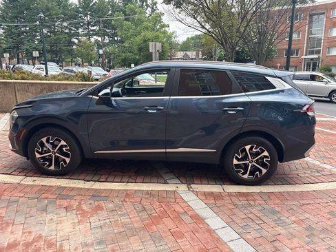 Used 2023 Kia Sportage EX AWD/4WD image 6