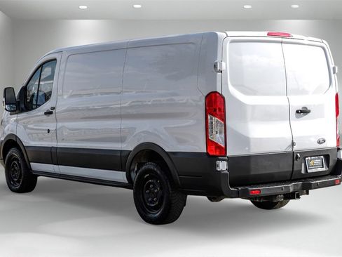 Used 2019 Ford Transit 250 130 Low Roof image 8