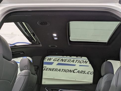 Used 2023 Buick Enclave Essence w/ Experience Buick Package AWD/4WD image 7
