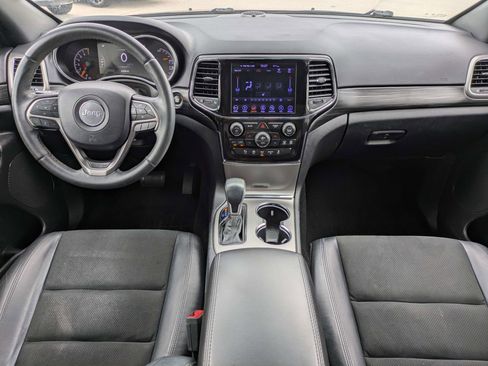 Used 2019 Jeep Grand Cherokee Laredo w/ Laredo X Package AWD/4WD image 18