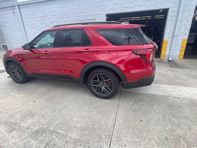 Used 2025 Ford Explorer ST AWD/4WD image 12