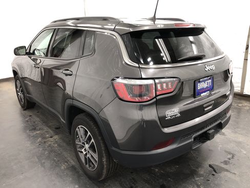 Used 2017 Jeep Compass Latitude w/ Popular Equipment Group image 5