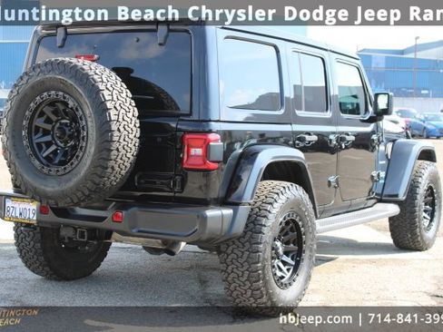 Used 2021 Jeep Wrangler Unlimited Sahara w/ Cold Weather Group image 5