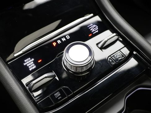 Used 2023 Jeep Grand Cherokee Overland w/ Luxury Tech Group IV AWD/4WD image 26