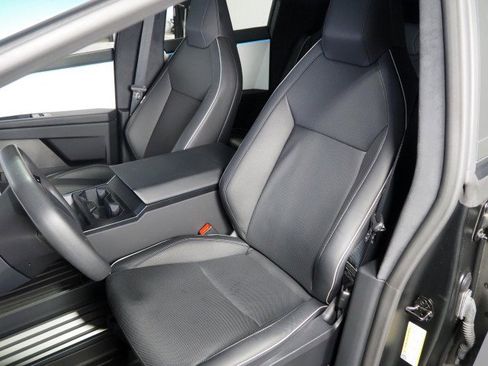 Used 2024 Tesla Cybertruck AWD Crew Cab image 15
