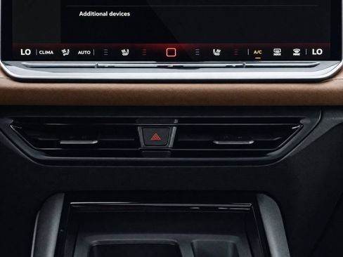 Used 2025 Volkswagen Tiguan SEL R-Line AWD/4WD image 21