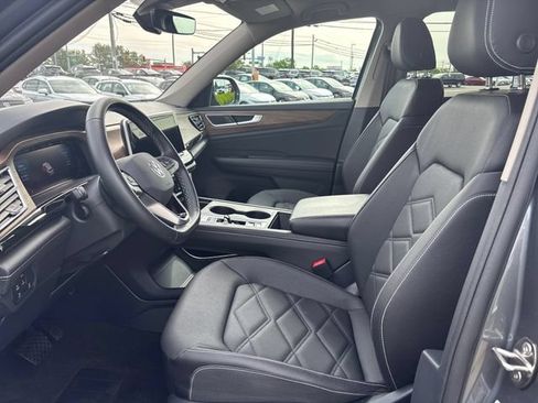 Certified 2025 Volkswagen Atlas SE AWD/4WD image 11
