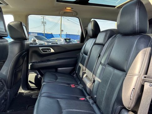 Used 2019 Nissan Pathfinder Platinum AWD/4WD image 17