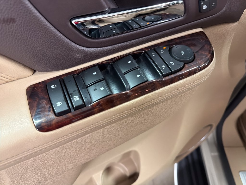 Used 2014 GMC Yukon Denali RWD image 23