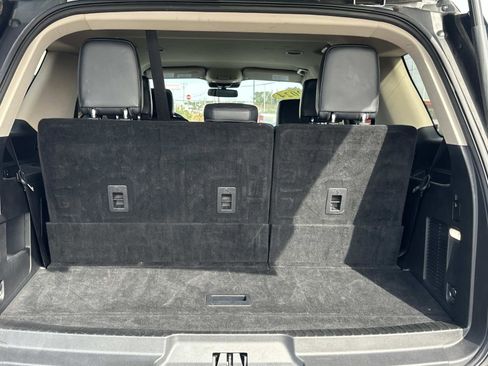 Certified 2024 Ford Expedition XLT image 8