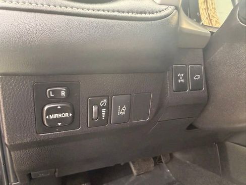 Used 2018 Toyota RAV4 Limited image 20