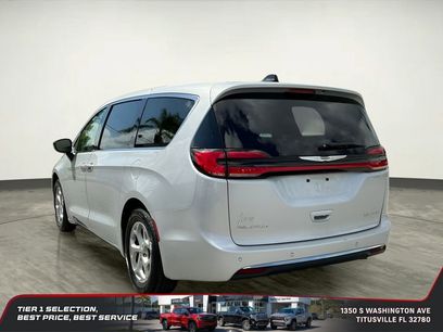 Used 2024 Chrysler Pacifica Limited