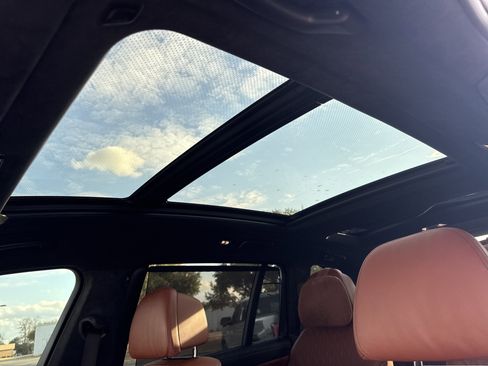 Used 2022 BMW ALPINA XB7 image 16