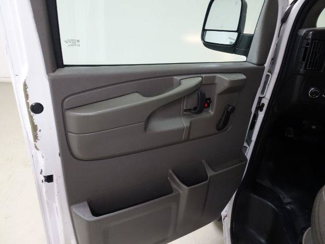 Used 2015 Chevrolet Express 3500 RWD image 14