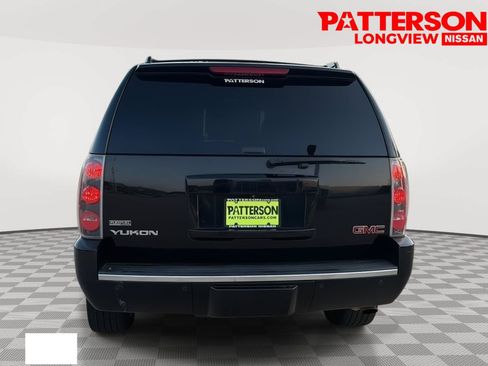 Used 2012 GMC Yukon Denali RWD image 3