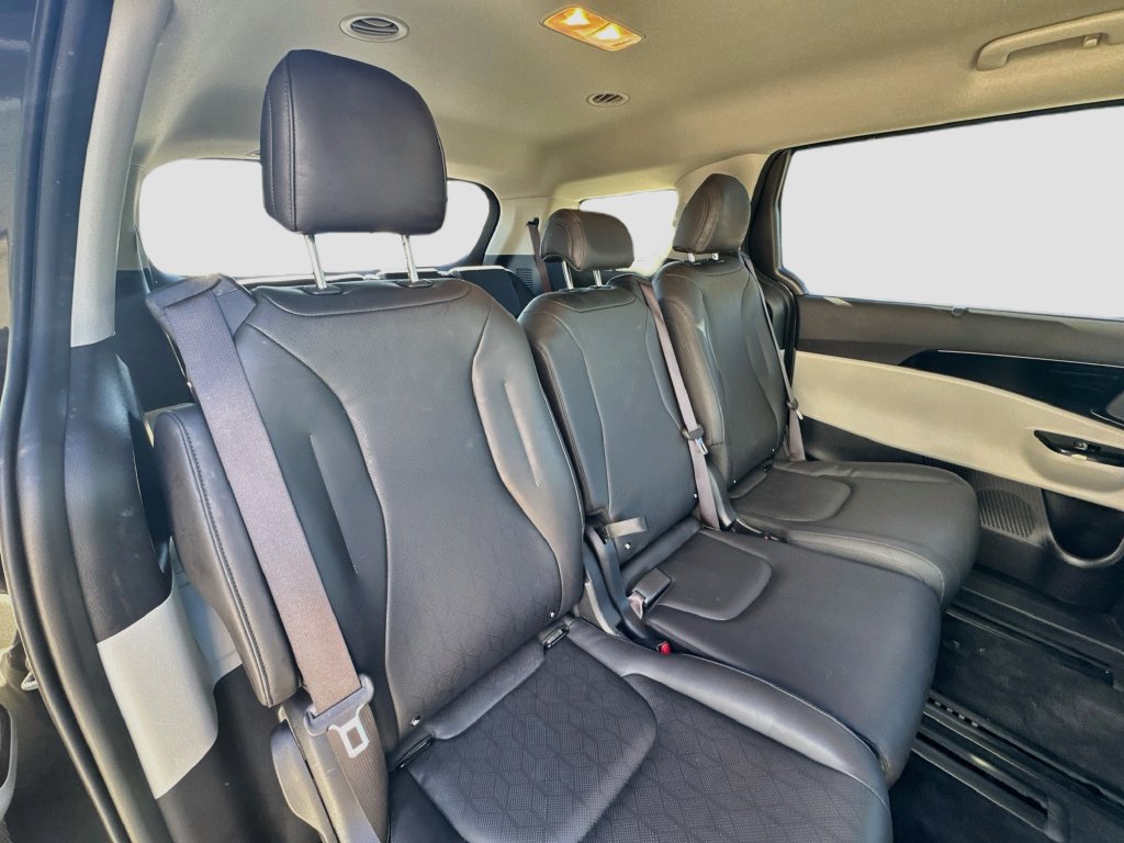 Certified 2024 Kia Carnival SX FWD image 32